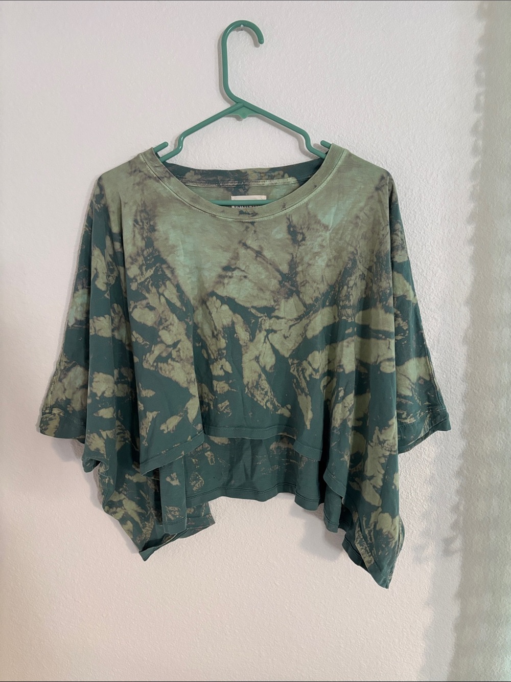 VINTAGE SOULS LA tie dye crop boho tee